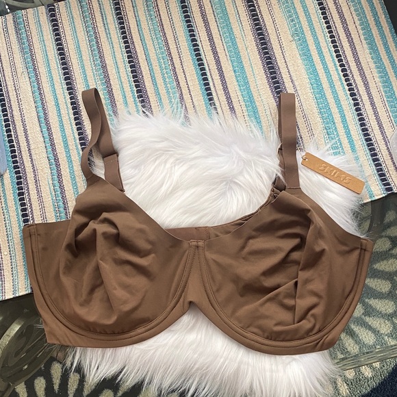 SKIMS Other - SKIMS fits everybody unlined Demi bra size 46DDD color oxide